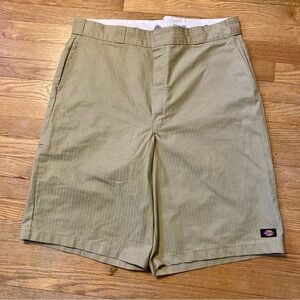 Dickies Men's Khaki Flat Front  Striped Shorts